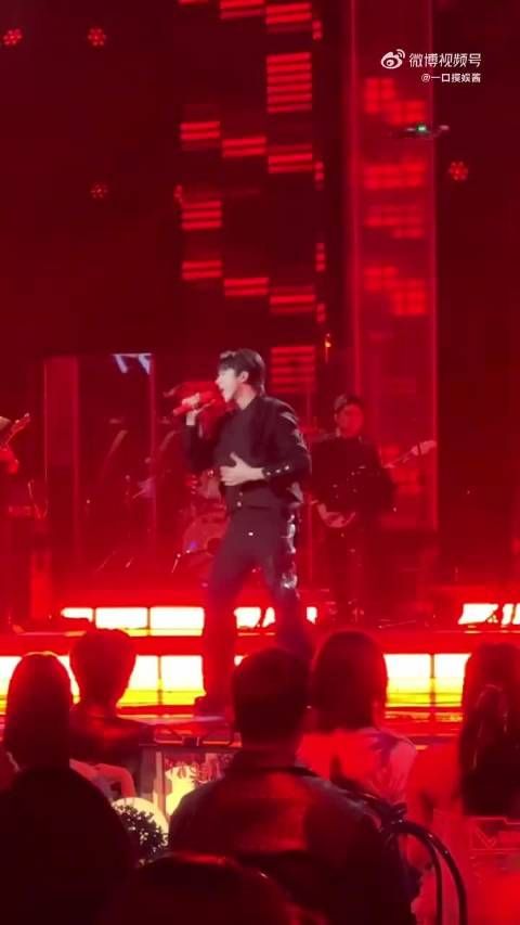 林依轮夫妻跨年vlog安利刘宇宁舞台