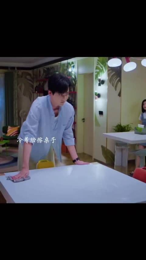 李雾回应姐弟关系争议，称姐姐无可替代