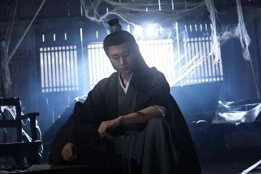 男子为灭敌藏情报于伤口，狠人行为引关注