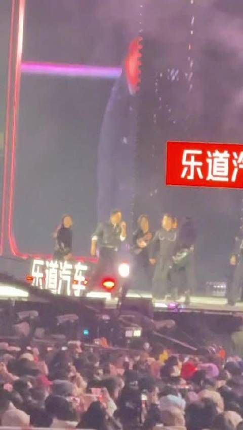 韩庚连续2首唱跳观众有福了