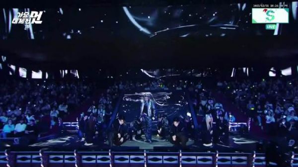 今晚的MBC歌谣大祝祭中,崔然竣带来的精彩舞台