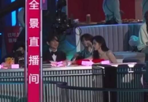 何老师和丁程鑫reaction徐艺洋黄子韬kiss