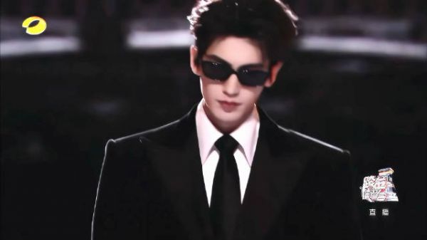 sos张凌赫出场帅的画质都高清了!