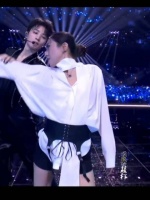 好烧啊这个王俊凯，尤其搂腰那也太绝了啊啊啊