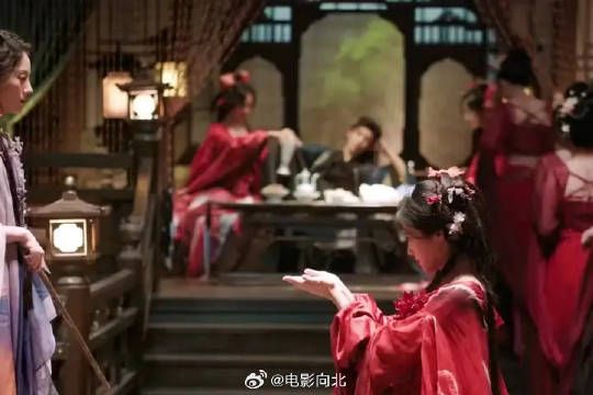 要被这一段笑死了，给人按骨折了，灌醉了3天3夜没醒