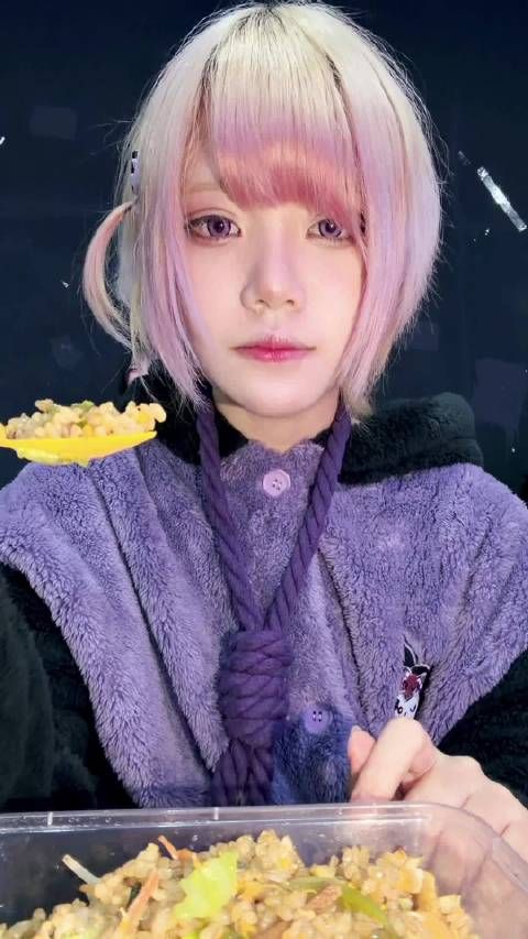 表演电炒饭消失的魔法!