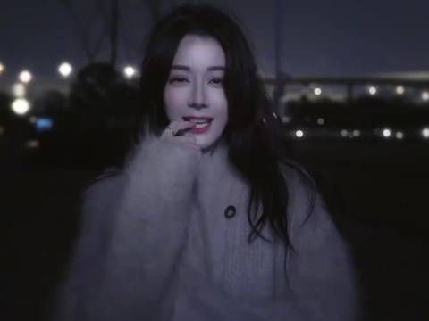 迪丽热巴2026开年大片曝光,锦鲤红造型明艳大气