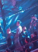 肖战上场前看见了灯牌亮起来 战儿：常规操作罢了