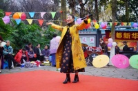 成都：川剧名家陈巧茹在新华公园唱响《别洞观景》