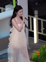 昨晚跨年晚会上的王楚然，这颜值和打扮，唱的好不好已经不重要了