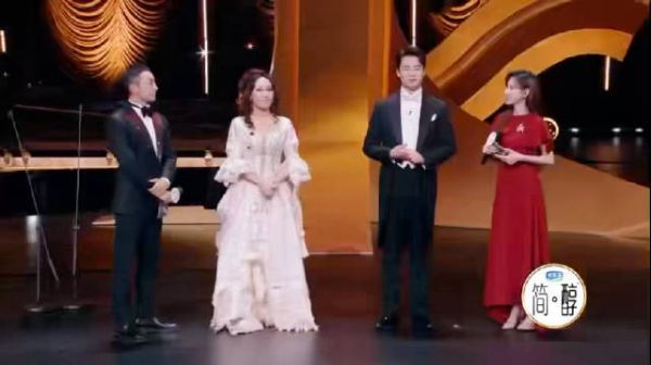 歌唱家自扇解压，帕瓦罗蒂寻钉上台