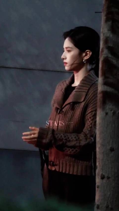 张婧仪气质被赞适合演体制内角色