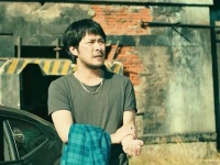 男人大半夜被截停，参加死亡赛车游戏，兄弟不配合当场被炸死 电影迅兽