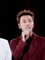 在花车上唱跳《最好的舞台》，湖南卫视跨年直拍