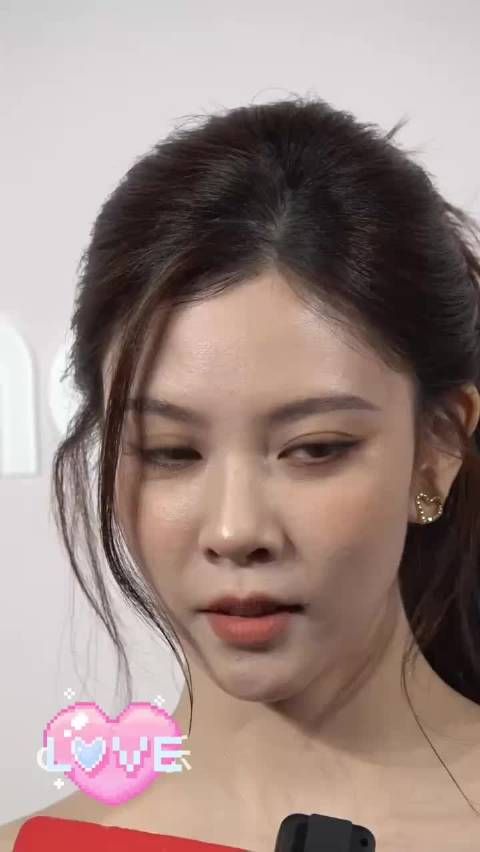 宋妍霏 快问快答直拍