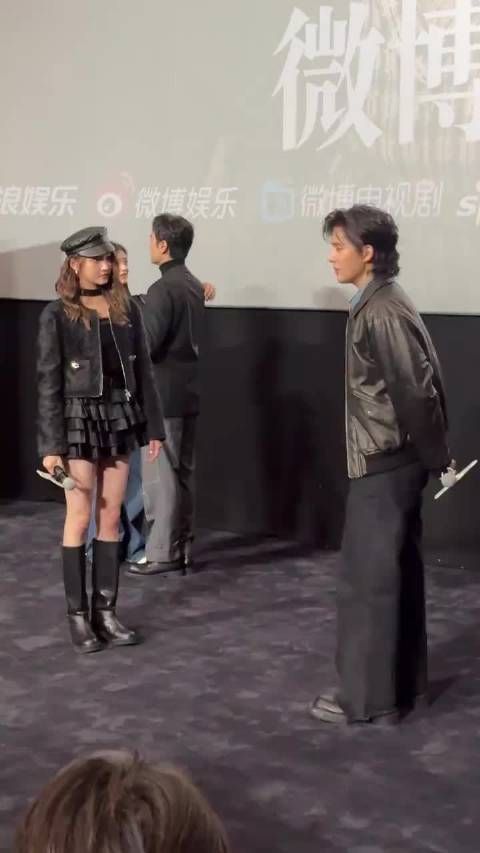 关晓彤王安宇跳交谊舞 谁不是看小巷人家喜欢庄晓婷和林栋哲的啊!