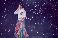 刘若英一大家北京团聚，婆婆出镜看着很随和，酷酷跟奶奶一样高了