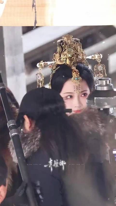 孟子义黑金造型演绎尚公主暮晚摇