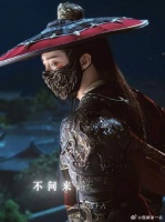 两种身份，双面反差