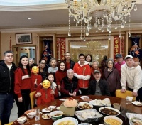 谢玲玲为林建岳母亲庆生，婆媳依偎好融洽，101岁林老太四代同堂