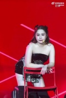 多少人心中的女神阿娇，现在发福了身材微肥