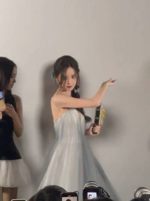 名副其实掌公主！我们善荣宝就这么扇完你的扇你的