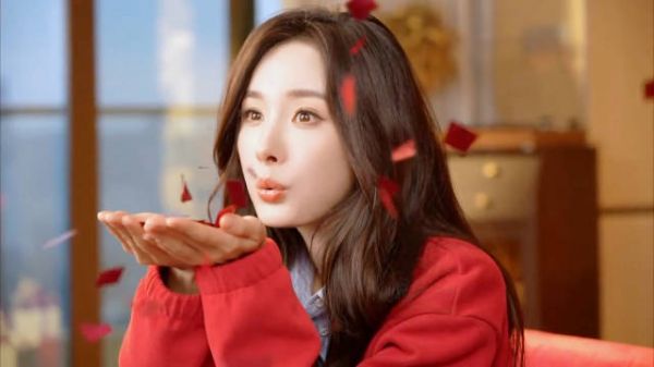 新的一年红红火火的杨幂来喽