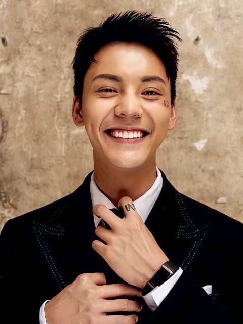 陈伟霆出道20年零绯闻,真诚待人获赞大暖男