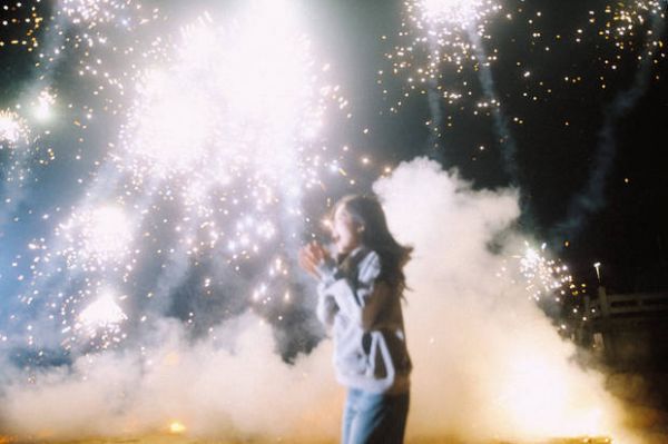 张婧仪充满自由生命力。