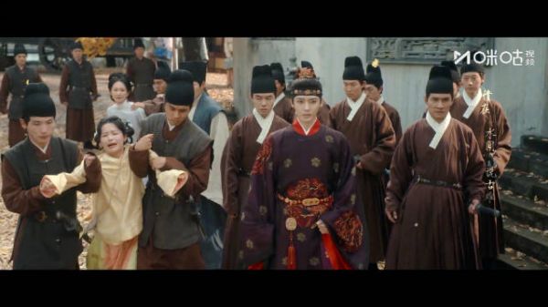 陆江来凝望荣善宝离去，程观语带荣筠纨归队