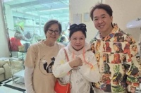 邓兆尊正印女友罕露脸，与邓兆尊妹妹同框被称大嫂，姑嫂相处好融洽