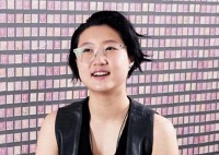 吴绮莉26岁女儿近况曝光，在香港靠设计吃饭，直言只够交房租