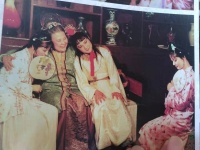 贾母给宝钗过生日的背后：不是赞同金玉良缘，而是提醒薛家