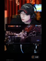 刘宇宁成都跨年演出遭粉丝疯狂互动，戒指险被掳走