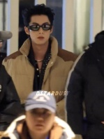 亮片套装➕皮手套，漫不经心的一个salute，帅得我尖叫