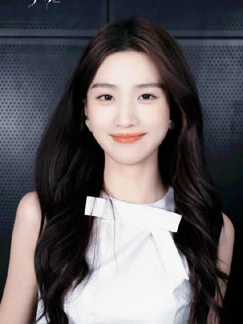 卢昱晓超话发布月色朦胧主题内容