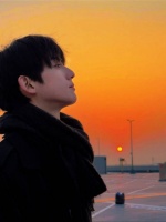 赖伟明凌霄子夜归，诗酒山河万里行