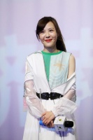 《爱情公寓》陈美嘉饰演者被曝怀孕！本人亲自出面回应，肚子确实变大了，但没情况