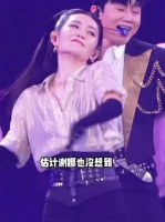 谢娜公开回应小腹凸起的争议，竟意外让大众看到亿万妈妈生育勋章 ，张杰