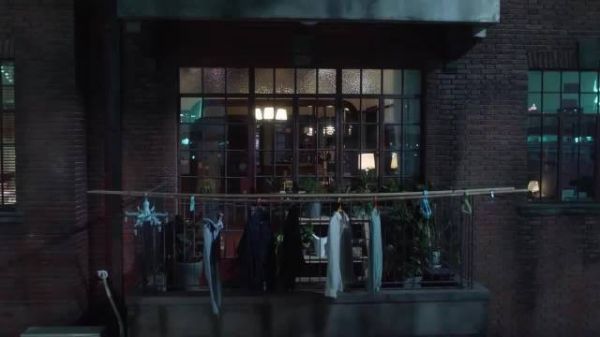 三十而已:晓芹意外流产,闺蜜门外暖心安慰,衬托的丈夫啥也不是 毛晓彤 童瑶