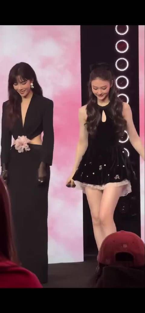 宋妍霏王霏霏姚晓棠同框亮相,各展风格魅力