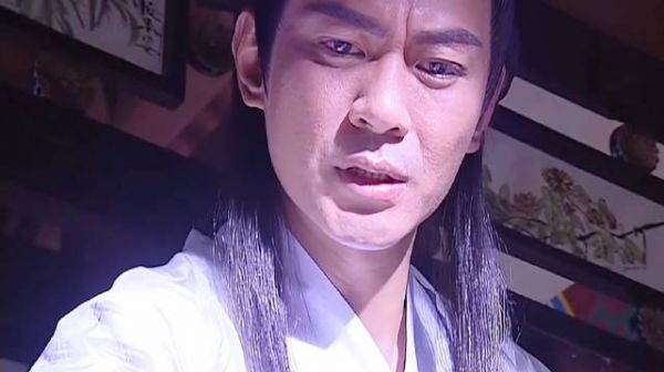 男人在人皮纸上画美女如人间尤物 《聊斋》江华曾黎潘仪君