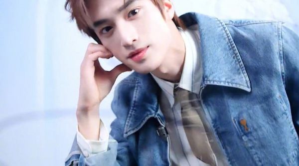 张康乐直播透露新片计划，祝福粉丝2026年升职加薪