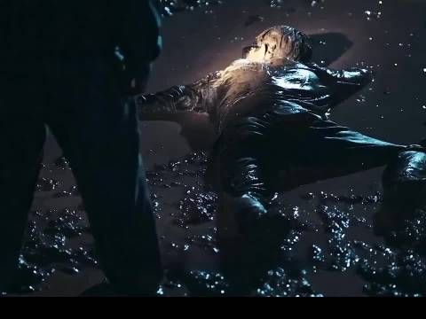 男人误杀了一个酒鬼,却拽下了对方的假发