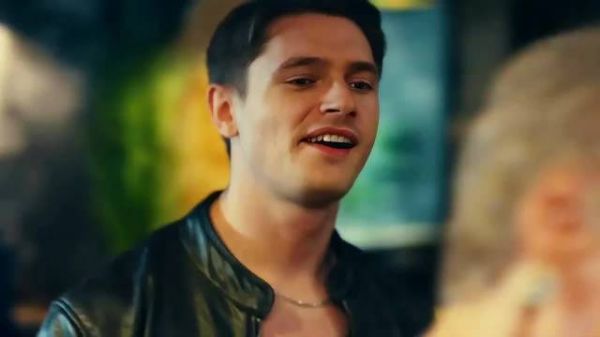 20岁的年轻小伙与网友见面，没想到对方是个竟然是个老太太