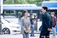 《秋雪漫过的冬天》首播，赵又廷张子枫主演，不如原版韩剧好看