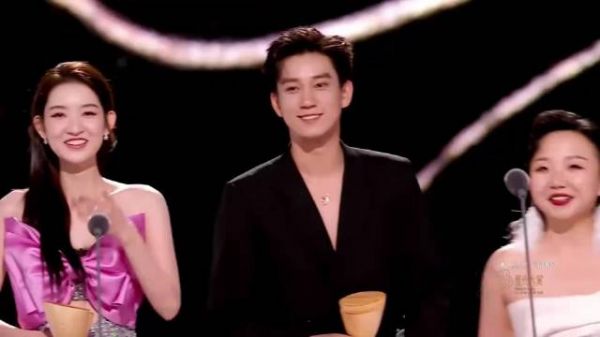 以为章若楠身材够好，下秒看到王玉雯，才懂啥叫性感妩媚丨星光