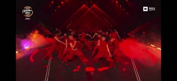 Jennie金唱片舞台全场,疯了疯了!