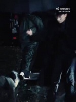 代旭新剧演裴轸对卢昱晓一见留意,雨天撑伞偏爱藏不住