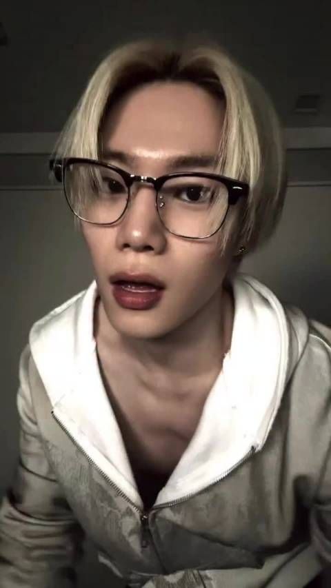 260112 个人ins更新 chris相关 Beleza?